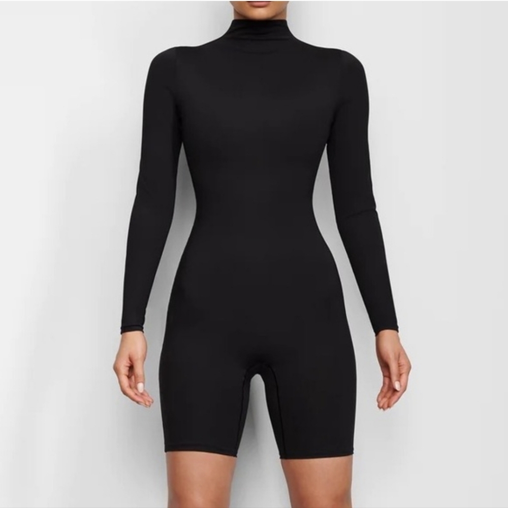 SKIMS All in One Mid Thigh Onesie Catsuit Size Small NWT